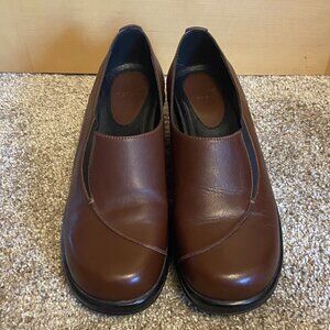 Dansko Brown Loafers: Size 40 (US 9.5)